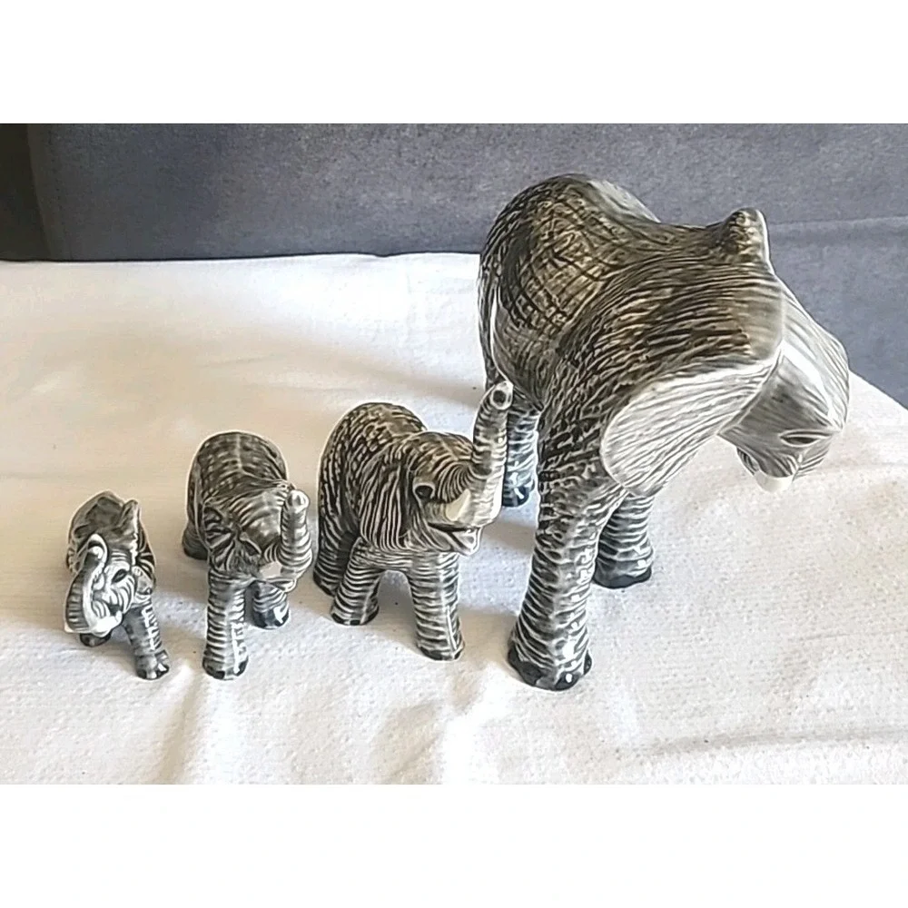 Vintage Porcelain Elephant Family Figurines African Safari Decor Set Of 4